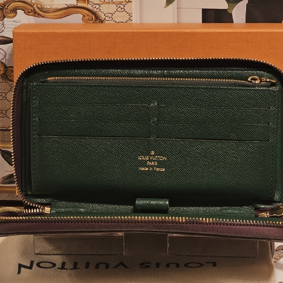 Louis Vuitton Limited Edition Monogram Porter Organizer/Wallet - Picture 3 of 16